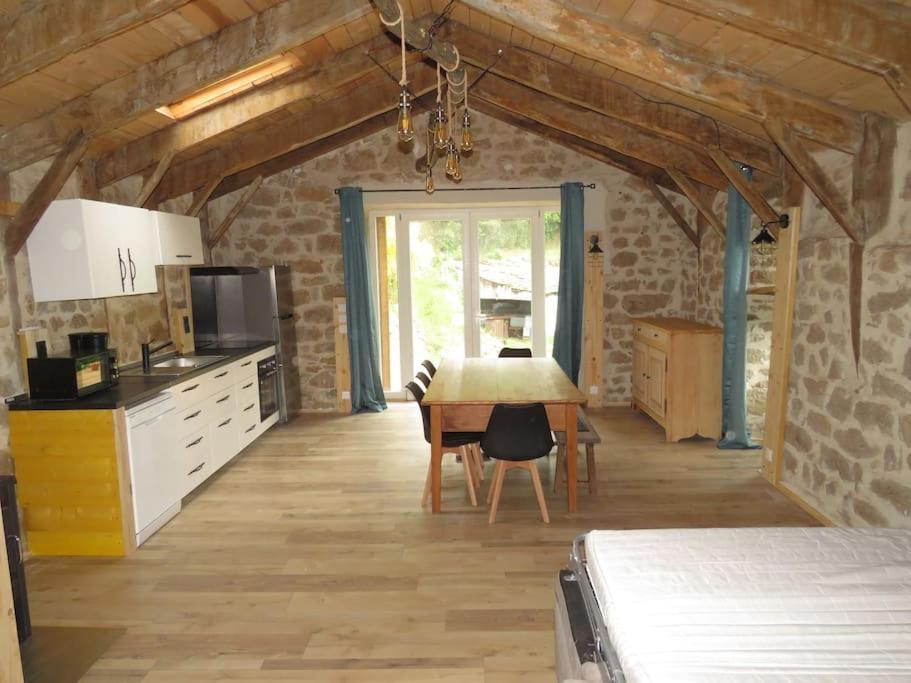 5 Personnes En Ardeche Beauvene